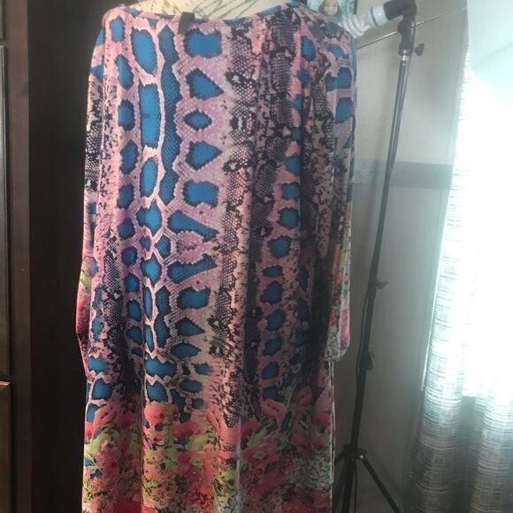 White Mark XL V Neck Blouse Tunic Blue Pink Pockets - Picture 10 of 13